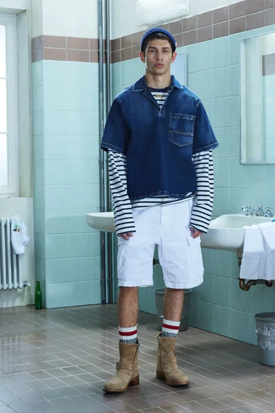 Look 25